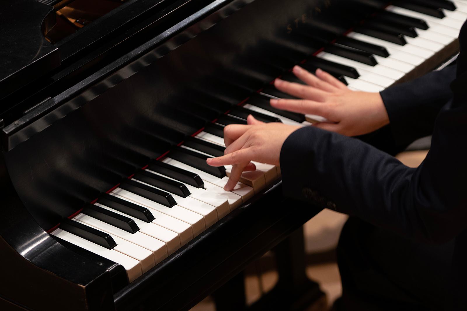 Piano stock photo.