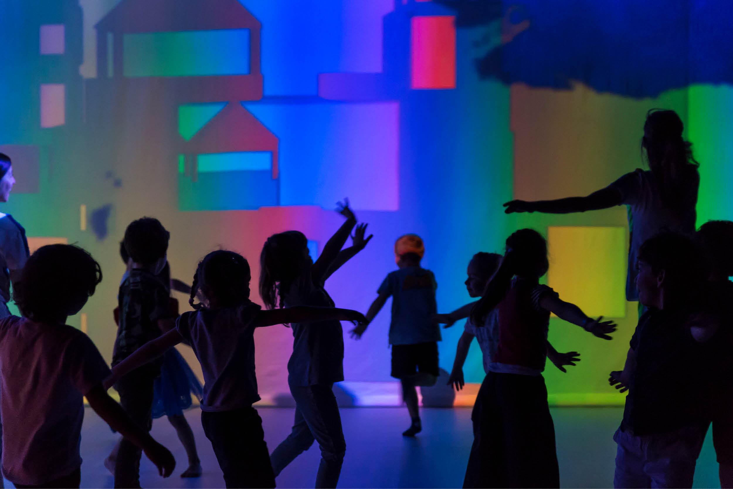 Silhouettes of dancing people