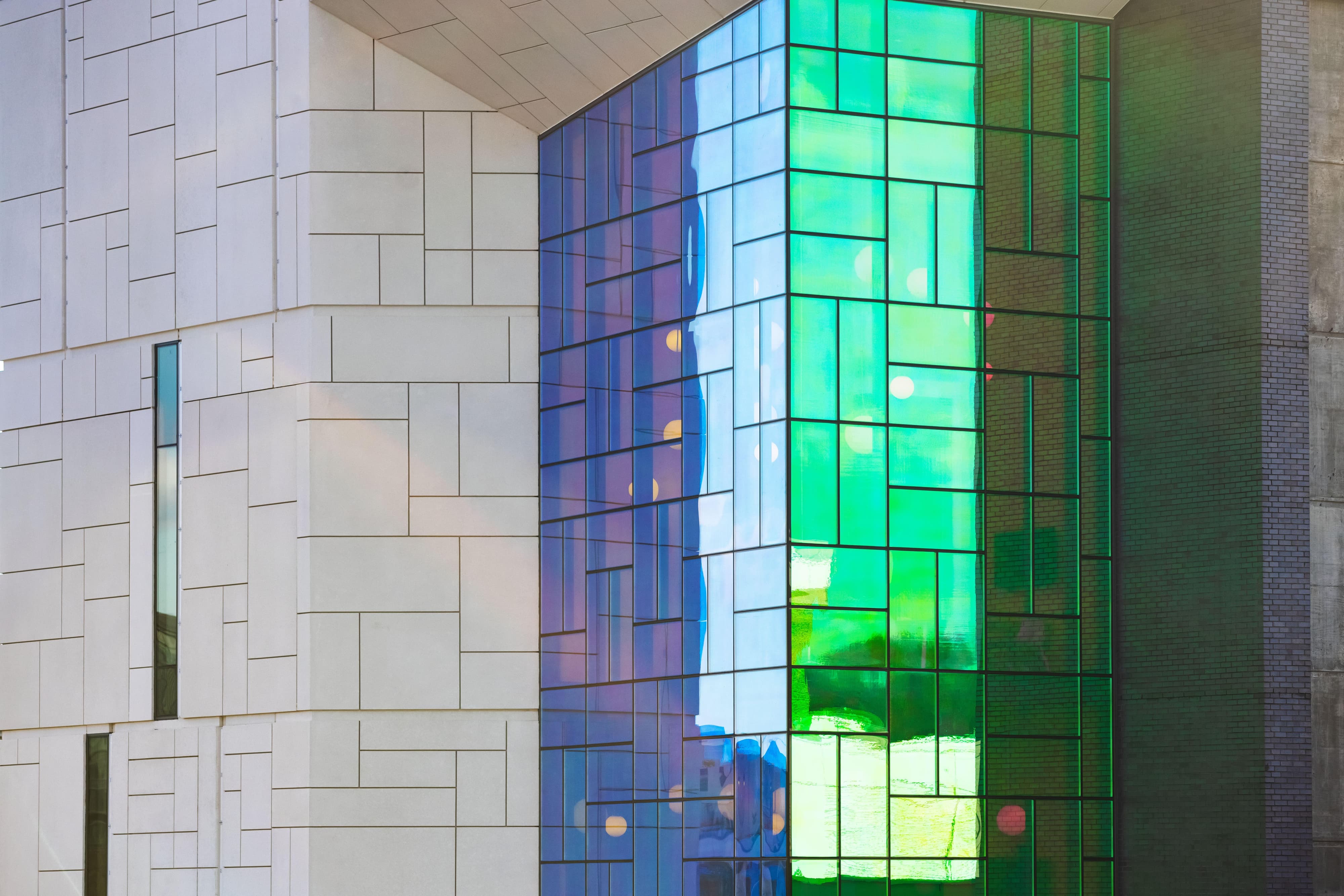 Photo of the reflective glass on the IDEA Factory at UMD